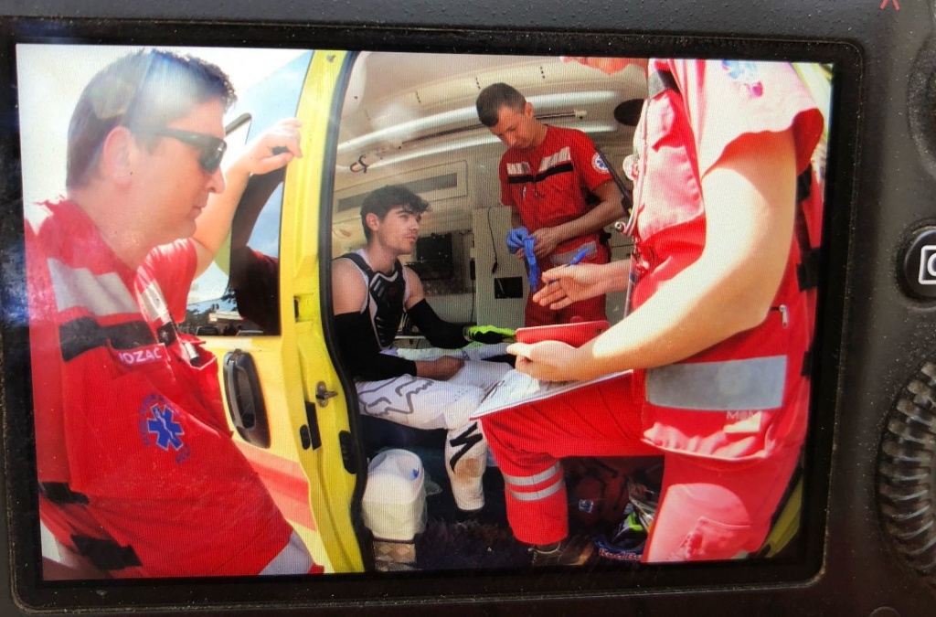 World events: Лоик Бруни сломал руку на трассе в Лошини
