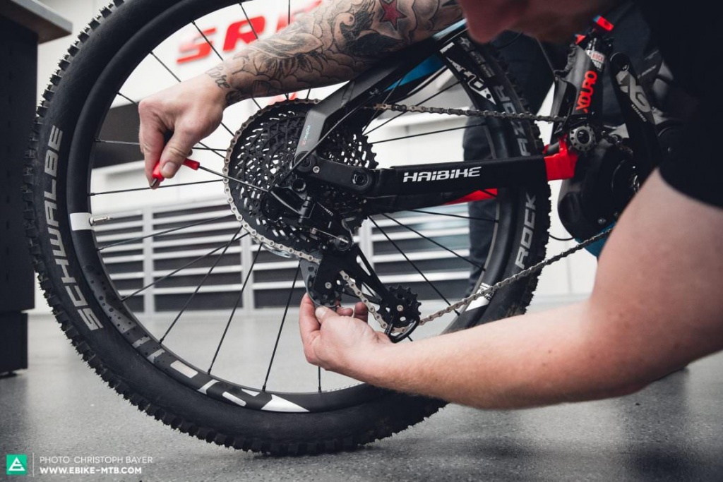 Сборка байка: Сравнительная таблица переключателей Shimano и SRAM