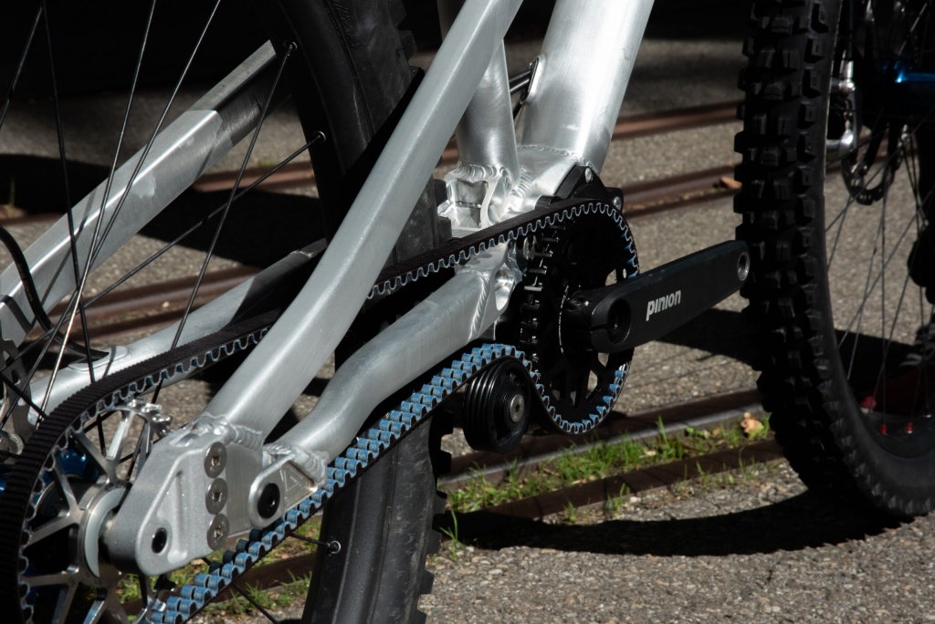 Новое железо: Gamux анонсировали два собственных велосипеда