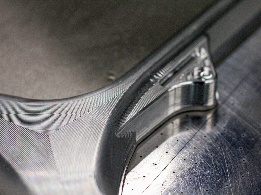 Новое железо: Алюминиевая фрезерованная рама от Actofive