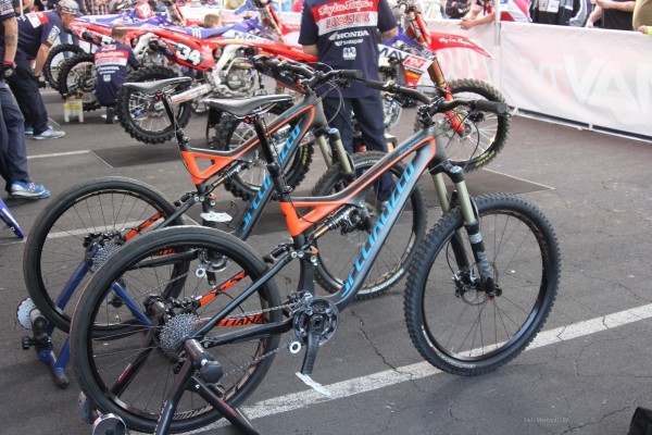 Мото: Топовые прорайдеры AMA Supercross и их... велосипеды