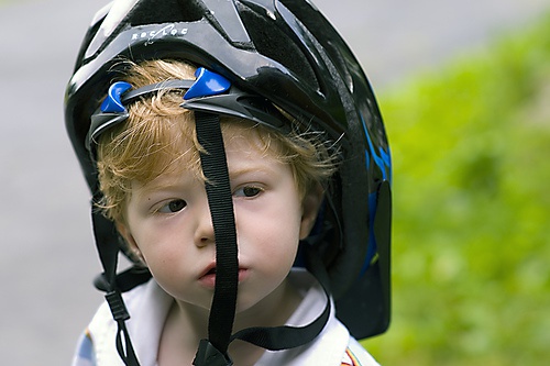 О горном велосипеде: Как приучить ребенка кататься в велошлеме