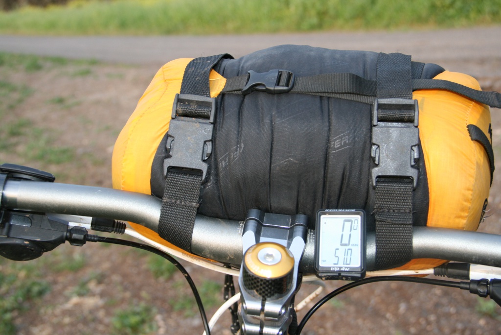 О горном велосипеде: Спальный мешок на случай ночевки в велопоходе