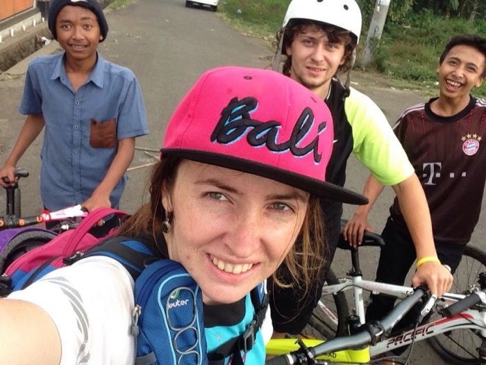 Велозимовка: Бали, колхозные поля и благословение Шивы